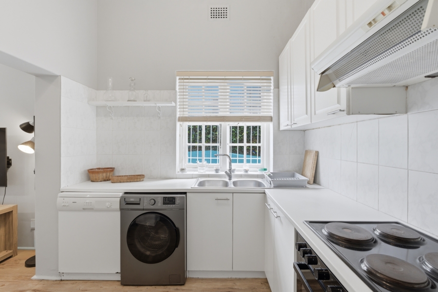 2 Bedroom Property for Sale in Sea Point Western Cape